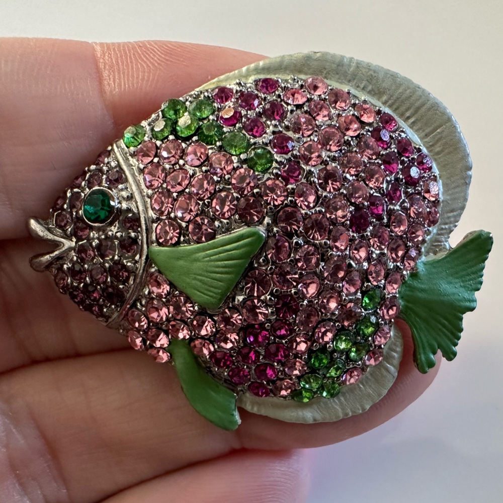 Crystal Fish broach